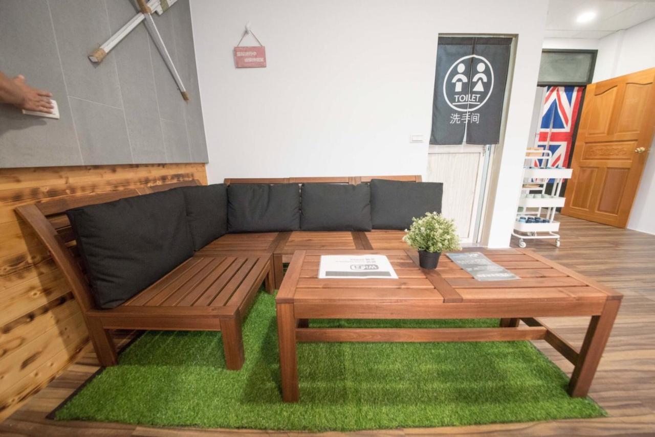 Deer Traveler Hostel Yuchi Esterno foto